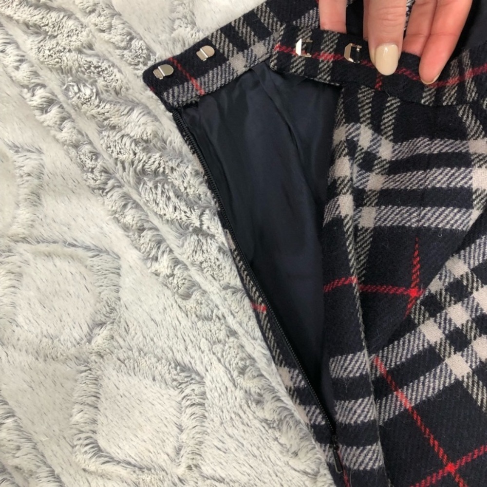 Vintage Burberry Black and Red Plaid Midi Skirt - Picture 5 of 8